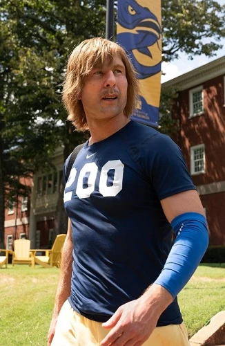 Chad Powers vezi online